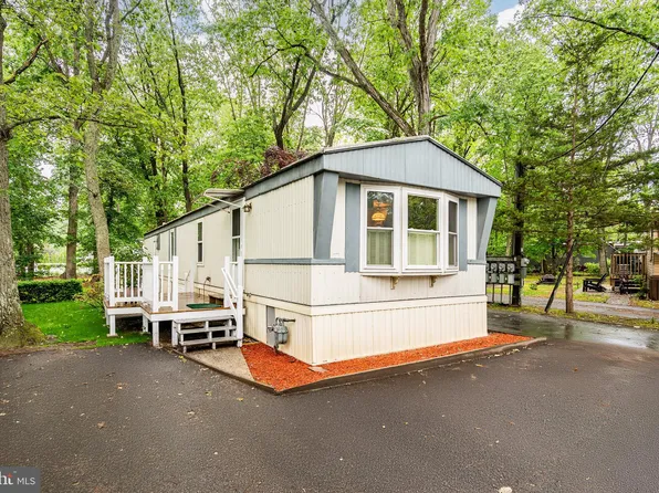 39 Marcia Memorial Cir, Jackson, NJ 08527