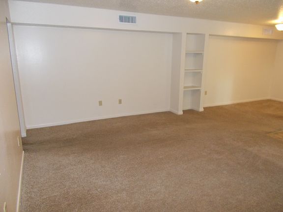 4th image of 211 Southland Cir #211B