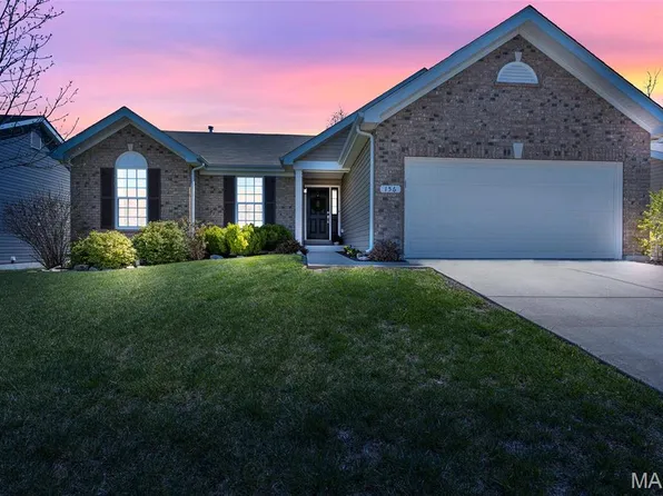 156 Hidden Bluffs Dr, Lake Saint Louis, MO 63367