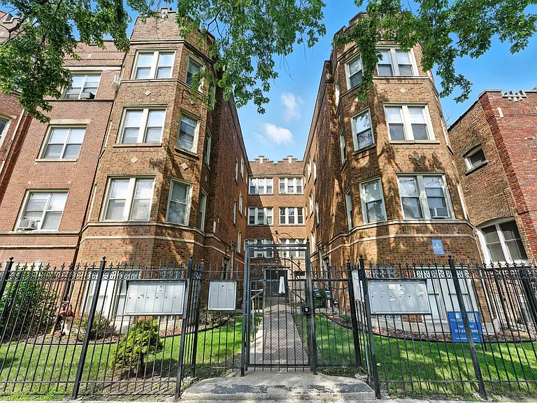 7150 S Cornell Ave #2W — Photo 11