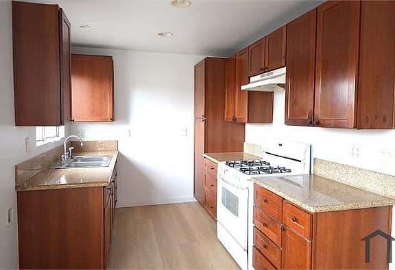 5th image of 3217 W Cabot Dr APT 4