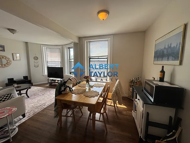 1942 Beacon St #1 — Photo 21