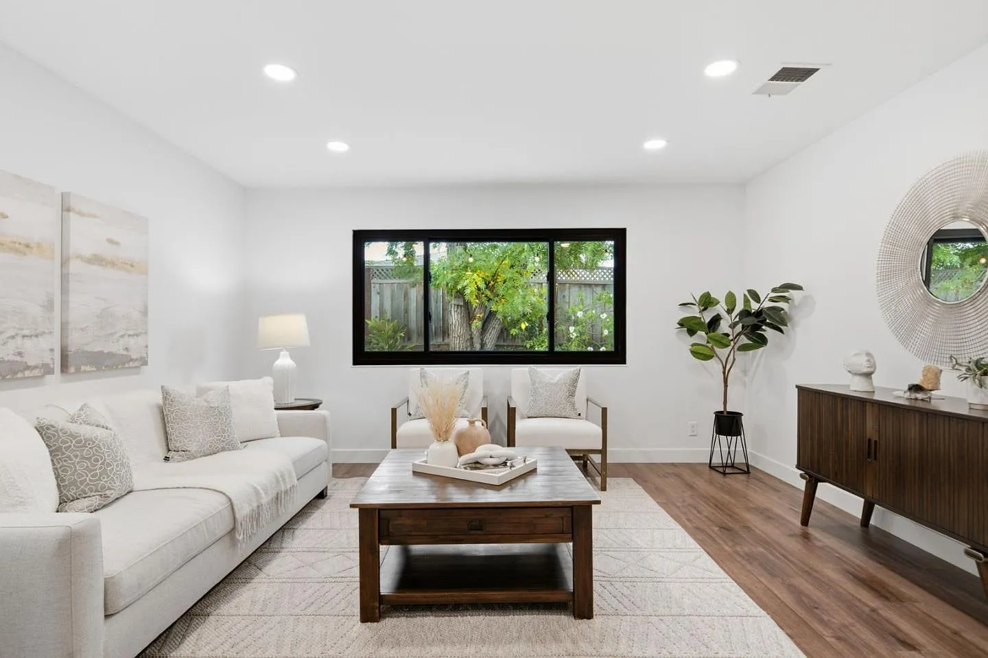 3 bed, 1288 sqft, $4,400 — Photo 4