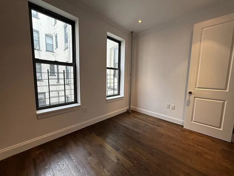 358 11th St #7 — Photo 7