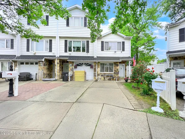 39 Poets Cir, Staten Island, NY 10312