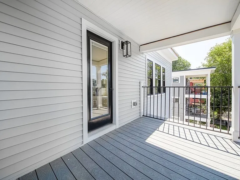 82 Rossmore Rd #2 — Photo 15