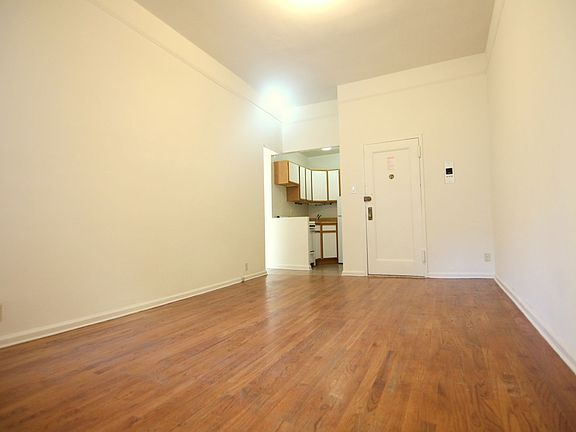 4th image of 140 W 92nd St APT 3B