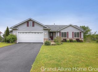 6304 Thornapple Valley Dr, Hastings, MI