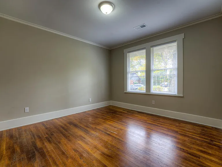 342 N Claybrook St — Photo 11