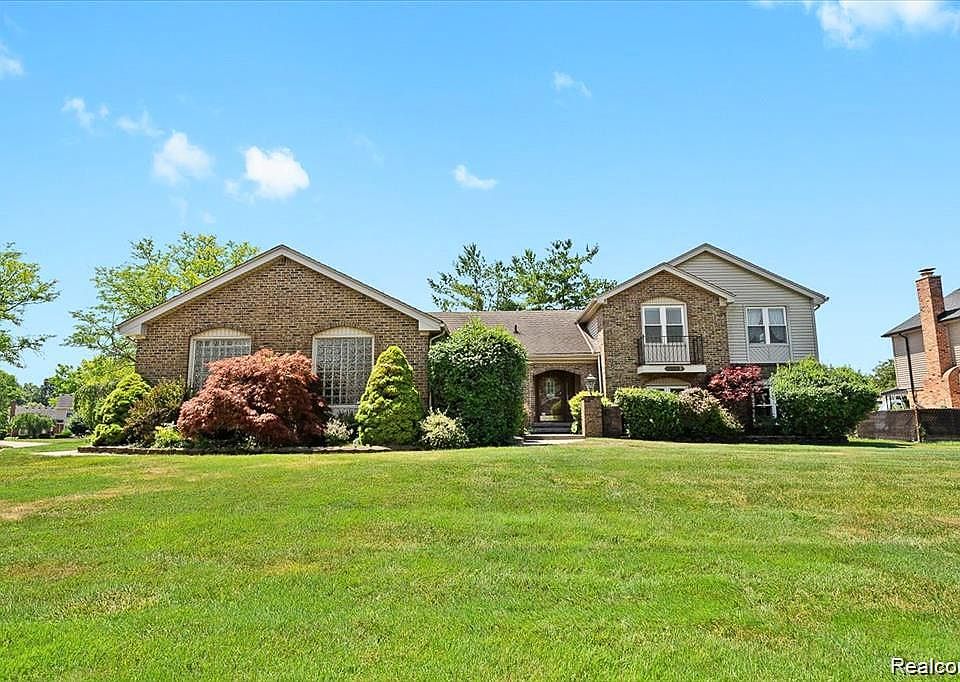 1st image of 20213 Whitby Dr