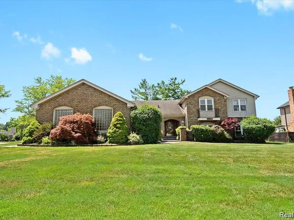 20213 Whitby Dr, Livonia, MI 48152