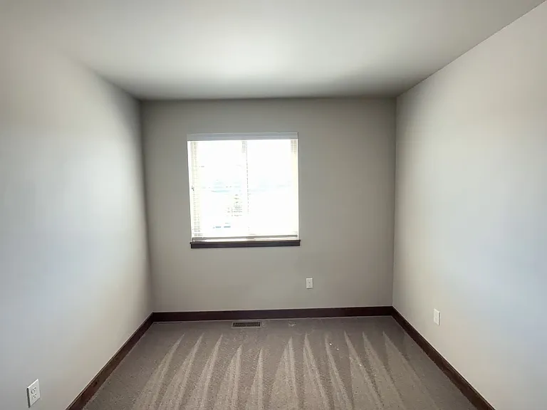 1300 Westwood Cir — Photo 6