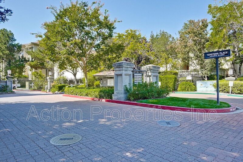 1st image of 1905 Magdalena Cir APT 39
