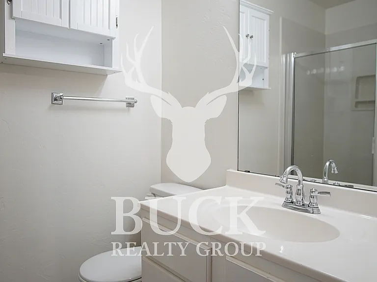6803 Woodlake Dr — Photo 16