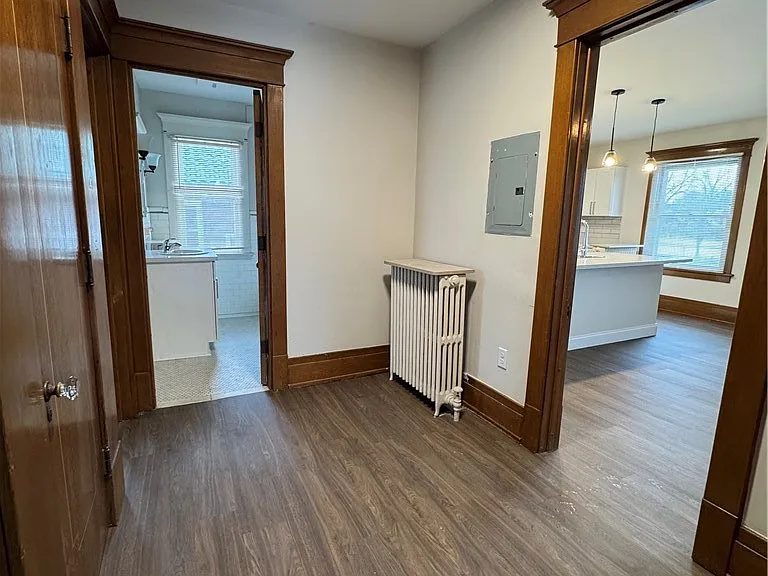 121 W Humboldt Pkwy #B — Photo 4