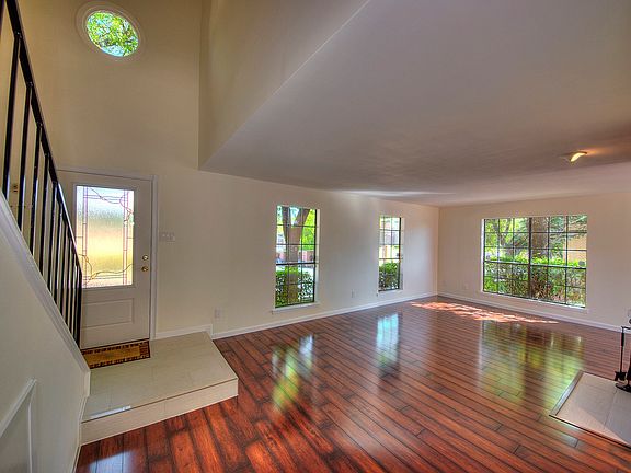 3rd image of 8936 N Plaza Ct