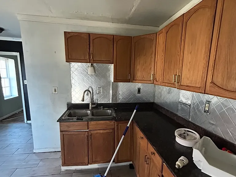 3819 Kossuth Ave — Photo 3