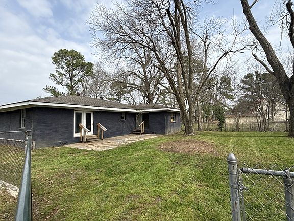 2nd image of 410 Lone Star Rd
