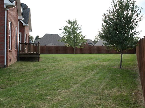 4th image of 814 Warrington Ct