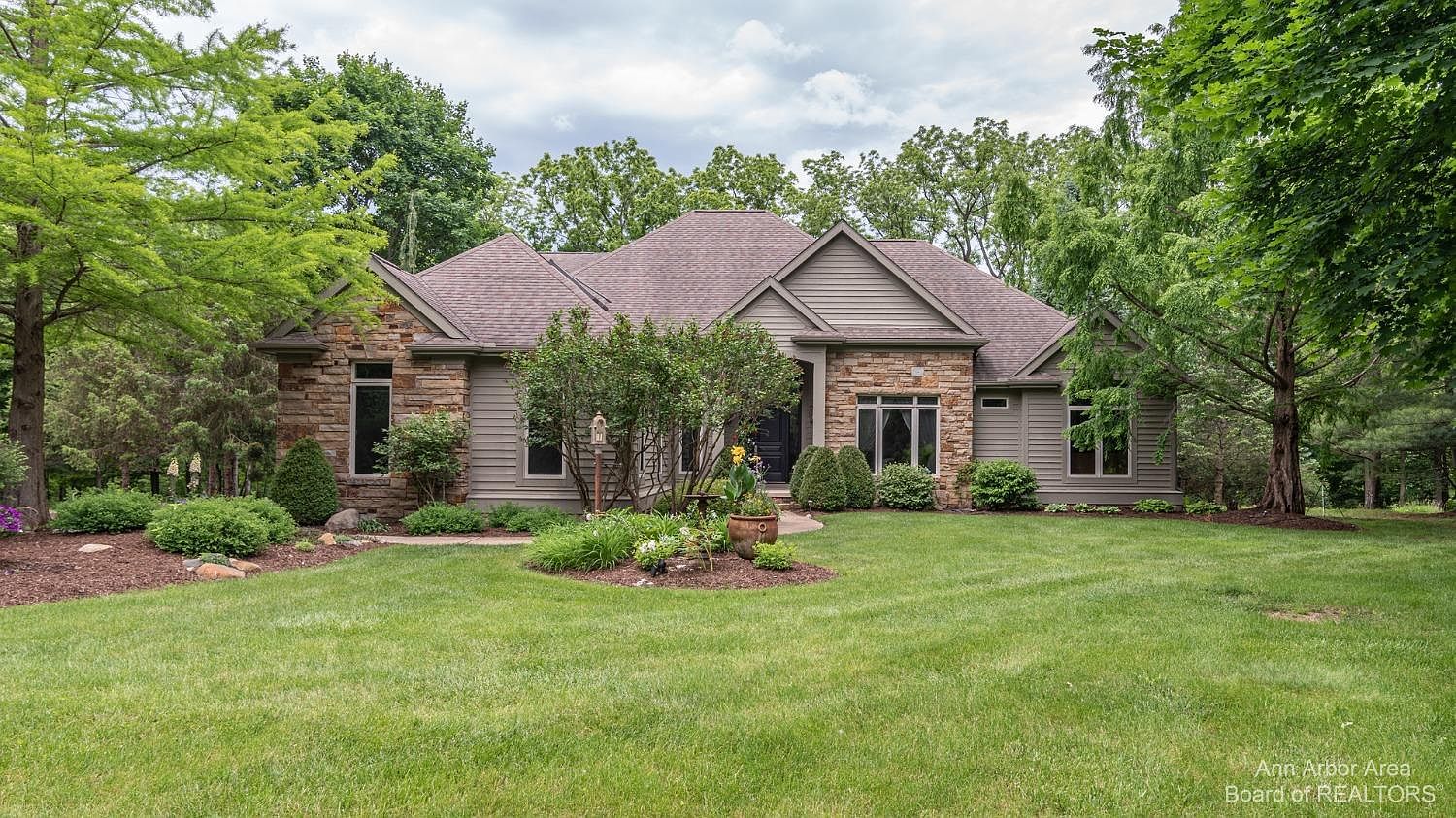 14 Riverside Ln, Saline, MI 48176 Zillow
