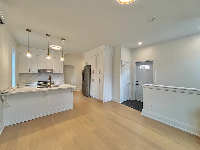 24 Ashley St — Photo 2