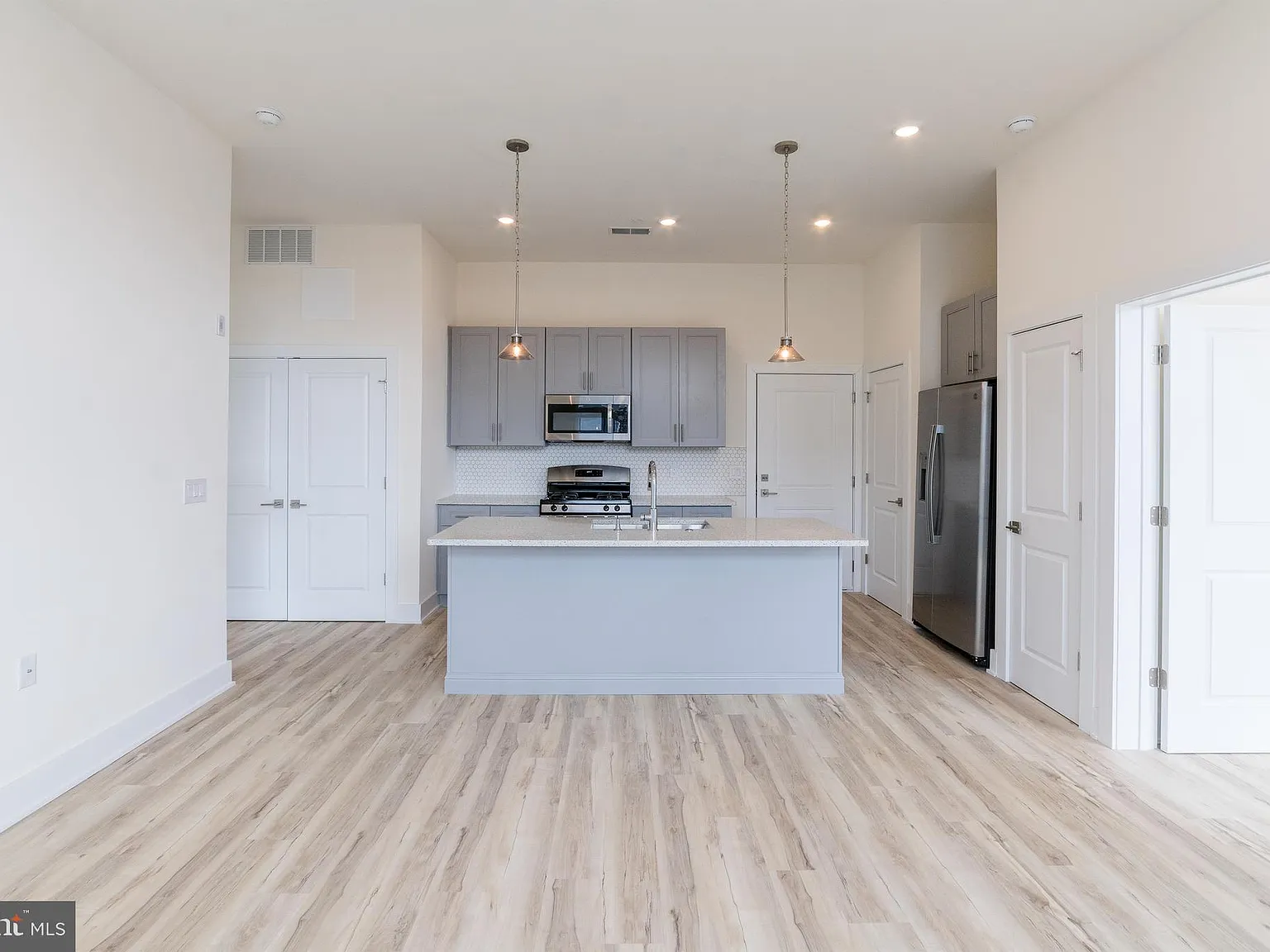 2 bed, 2.0 bath, $2,396 — Photo 3