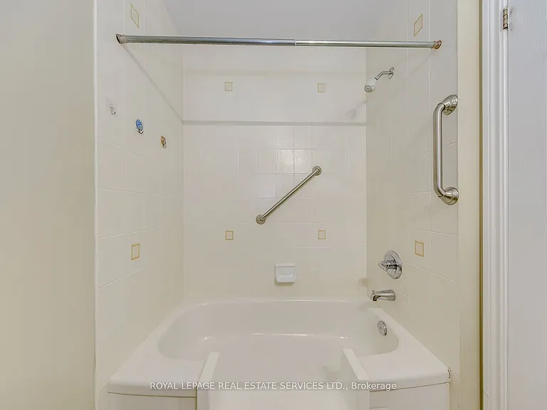 9 Barnstone Dr — Photo 39