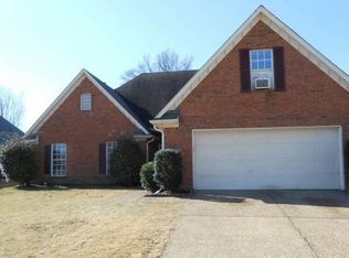 6797 Blue Lake Ln, Memphis, TN 38141