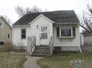 119 E Barck Ave, Luverne, MN 56156