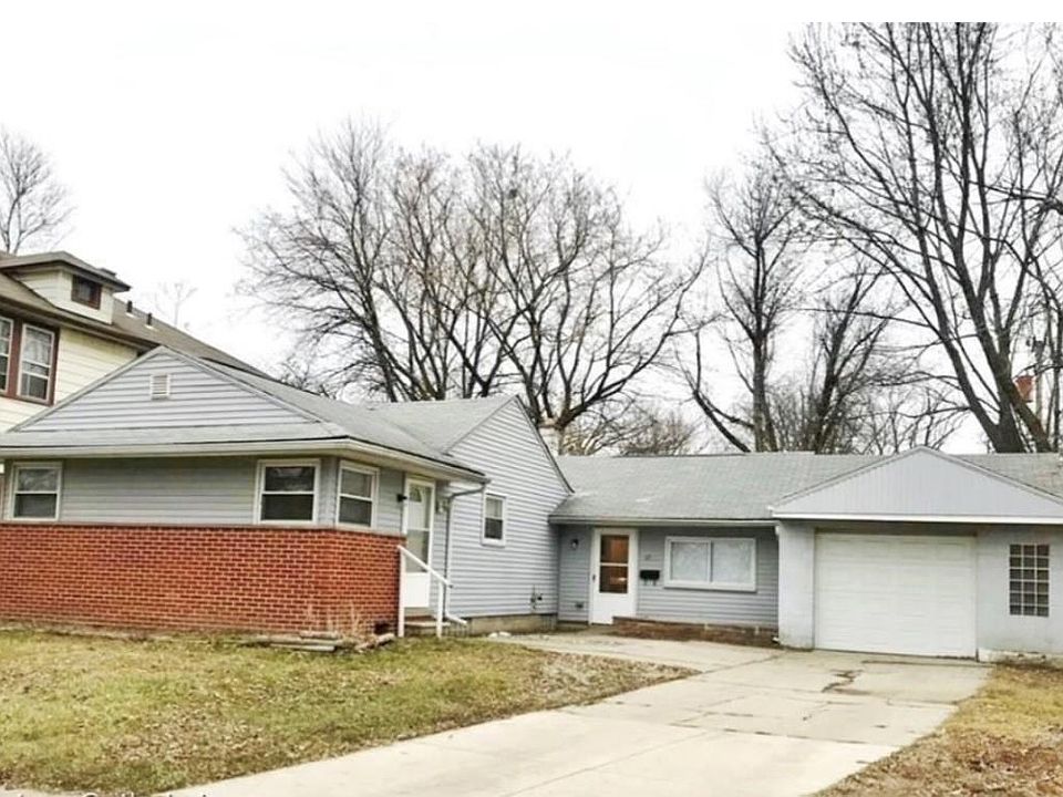 1st image of 46 W Bernhard Ave