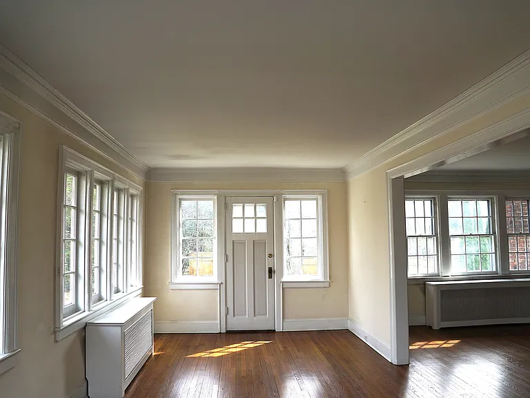 10 Bon Air Ave — Photo 8
