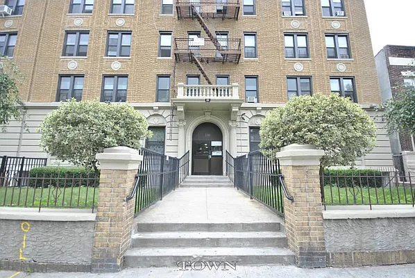 Rented by Town Residential | media 19