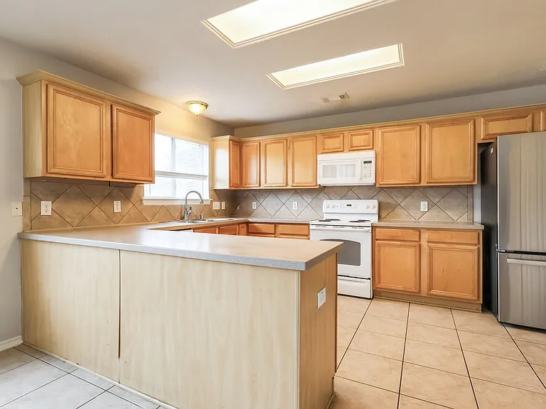 13030 Sandhill Park Ln — Photo 9