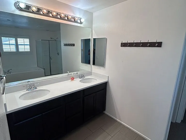 15645 Calabria Ct — Photo 17