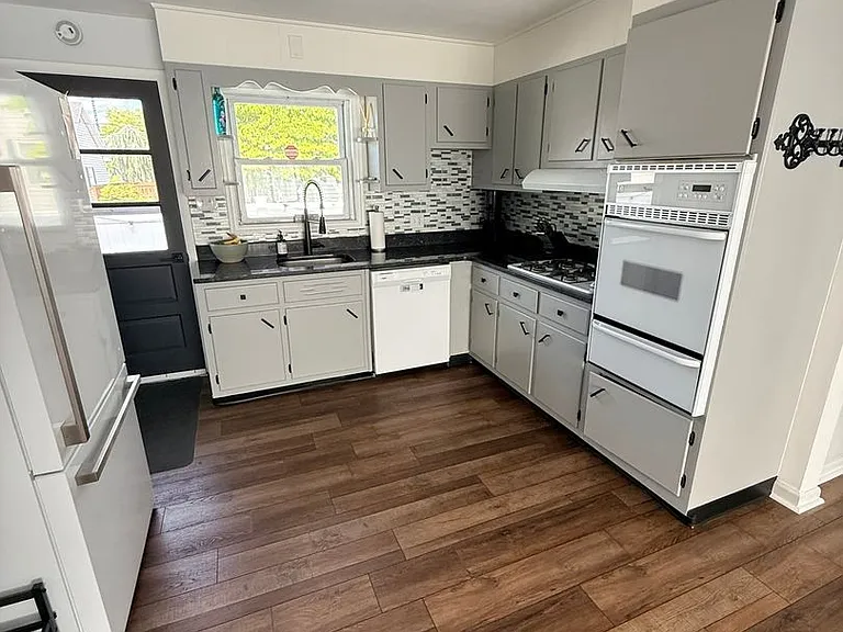 1530 Cottage Ave — Photo 22