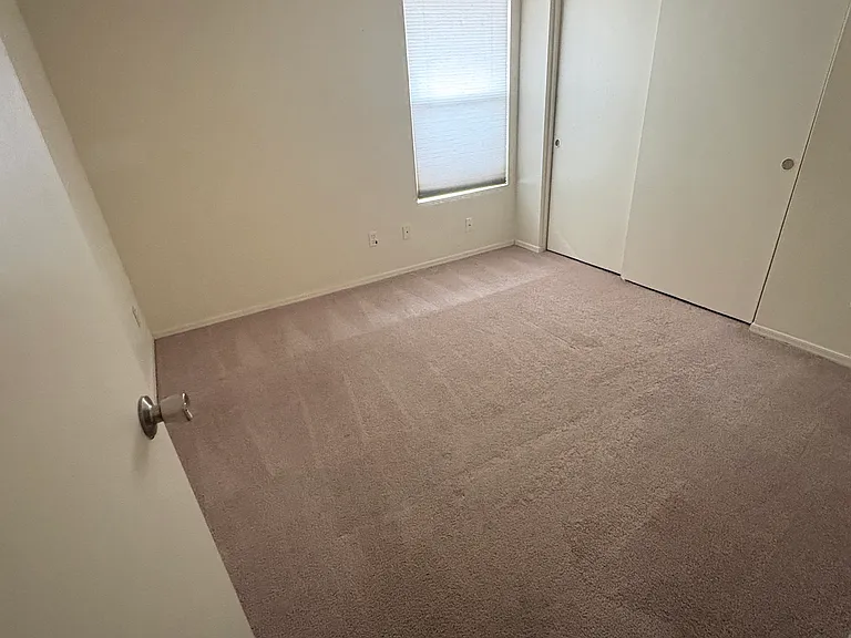 1182 W Sparrow Dr — Photo 3