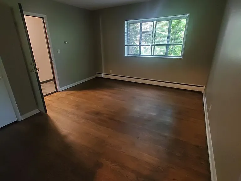 3140 S Kinnickinnic Ave. (6 Unit) — Photo 3