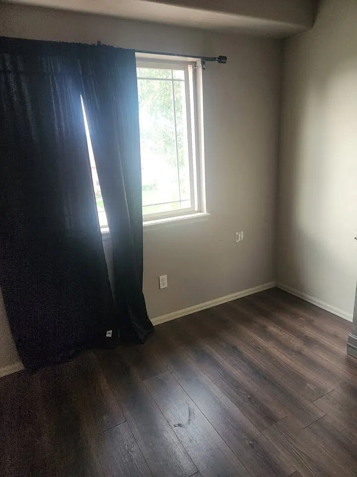 6 bed, 3365 sqft, $675 — Photo 4