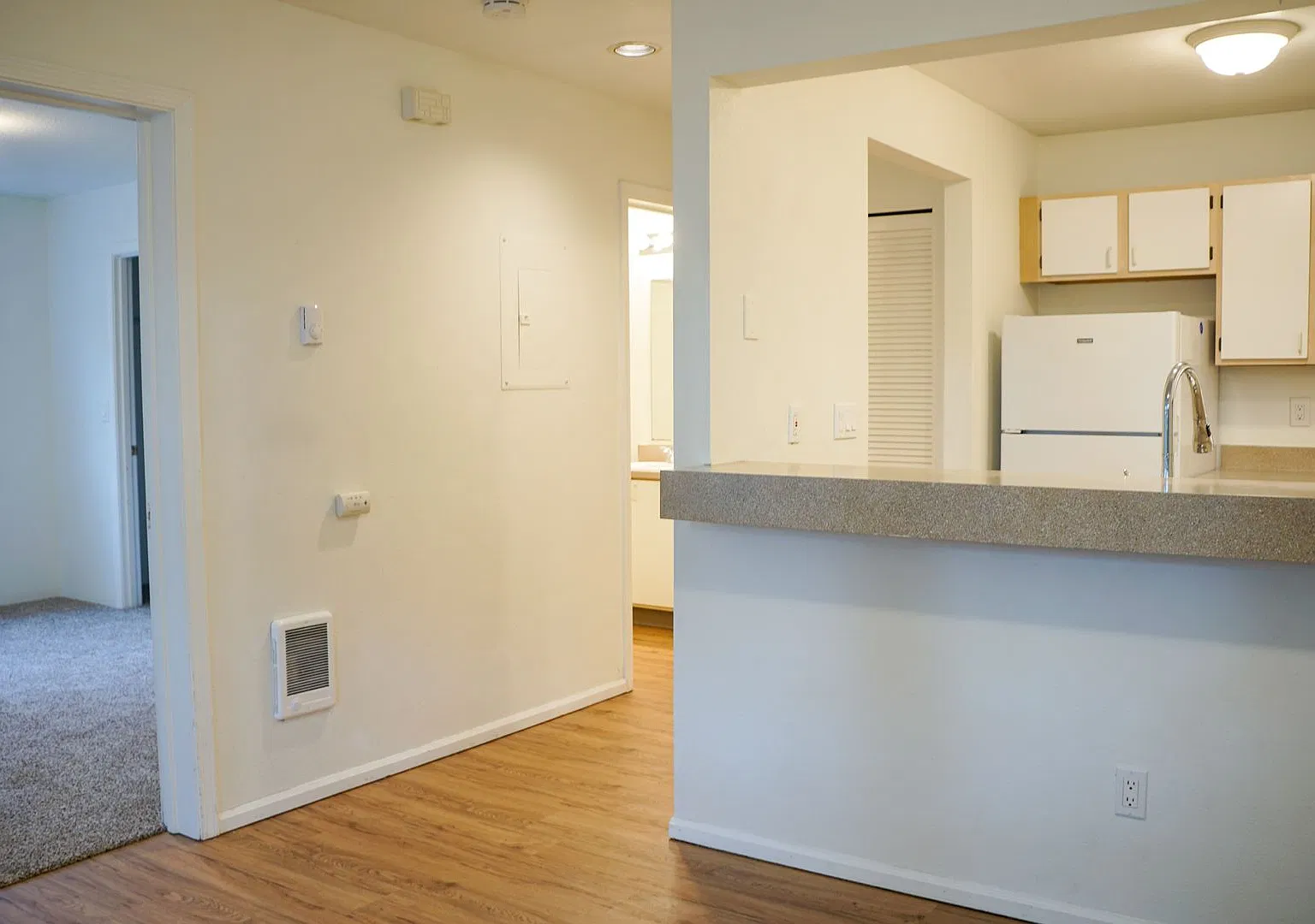 Spacious SW 1 Bed w/ Washer + Dryer, DW, & More! — Photo 2