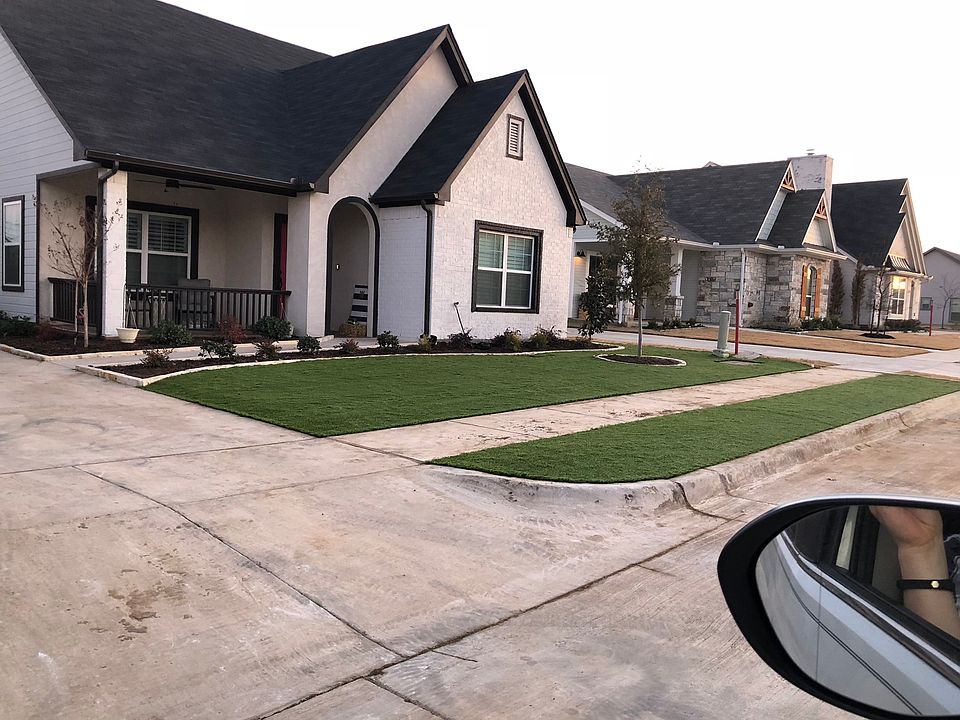 1st image of 441 Heritage Trl