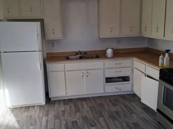 153 W 12th St #B, Merced, CA 95341