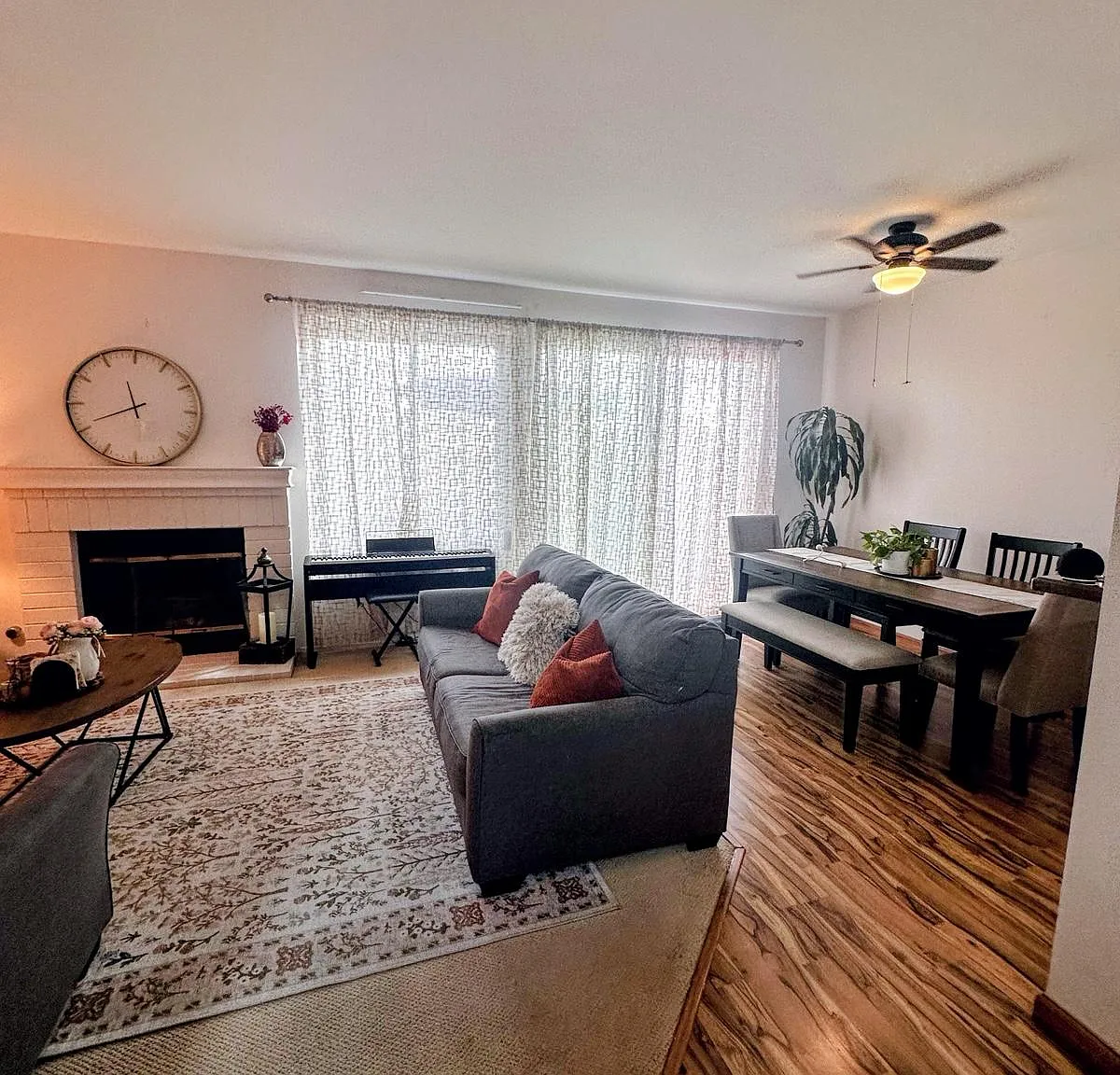 2 bed, 2.5 bath, 1386 sqft, $4,700 — Photo 3