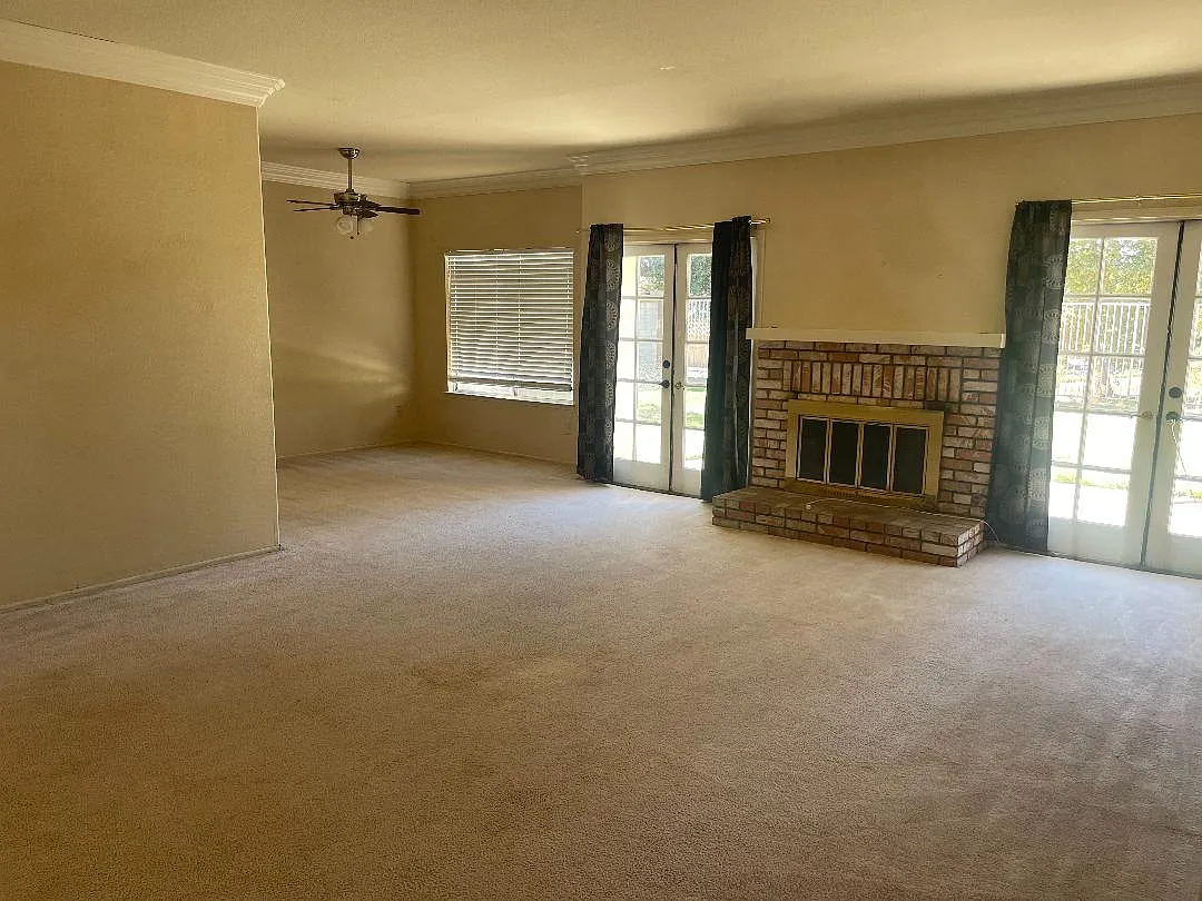 4 bed, 2.5 bath, 2560 sqft, $3,900 — Photo 4
