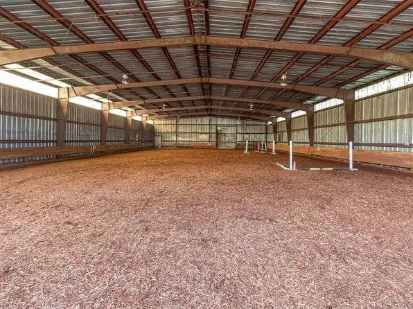 4040 Holland Ave, Saanich, BC V8Z 5K1