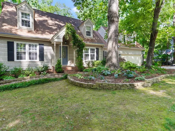 8116 Brookwood Ct, Raleigh, NC 27613