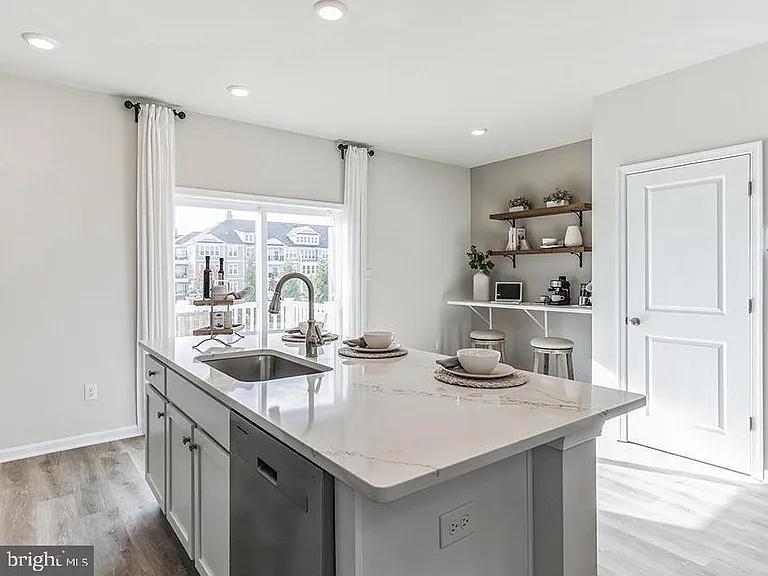216 Macoun Way — Photo 10