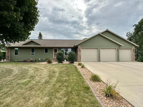 1933 Woodland Ct, Worthington, MN 56187