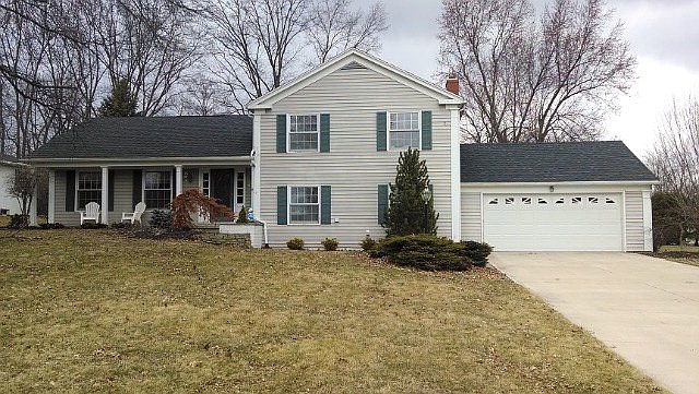 1st image of 824 Country Club Ln