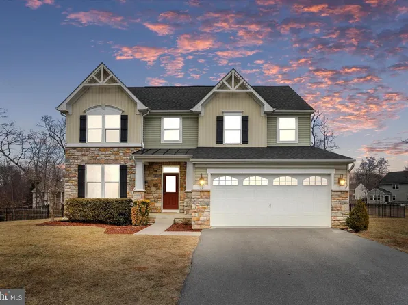 70 Trout River Ter, Falling Waters, WV 25419