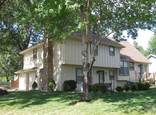 1129 NE Oak Tree Dr, Lees Summit, MO 64086